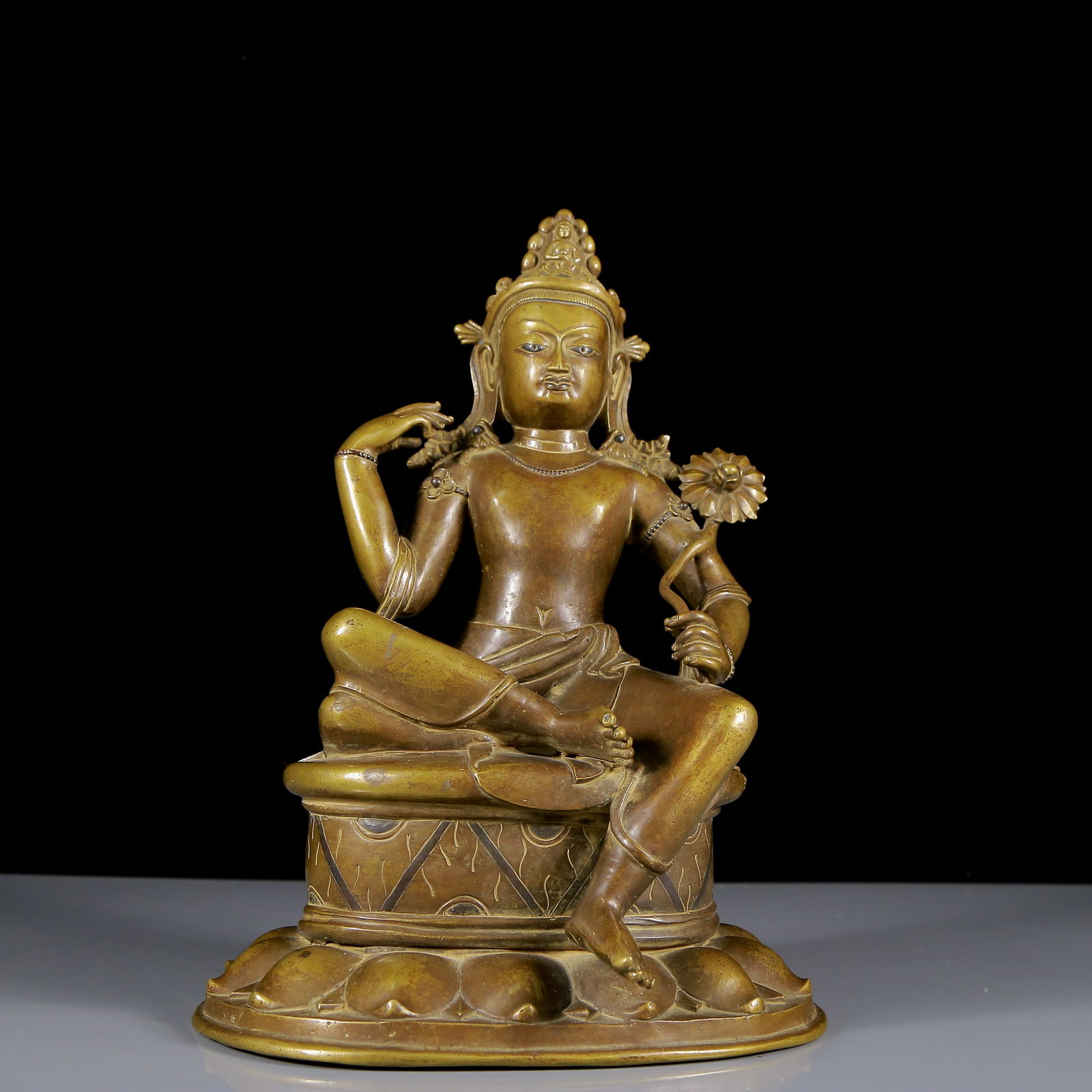 A Solemn Bronze Statue of Avalokitesvara (1 of 10)