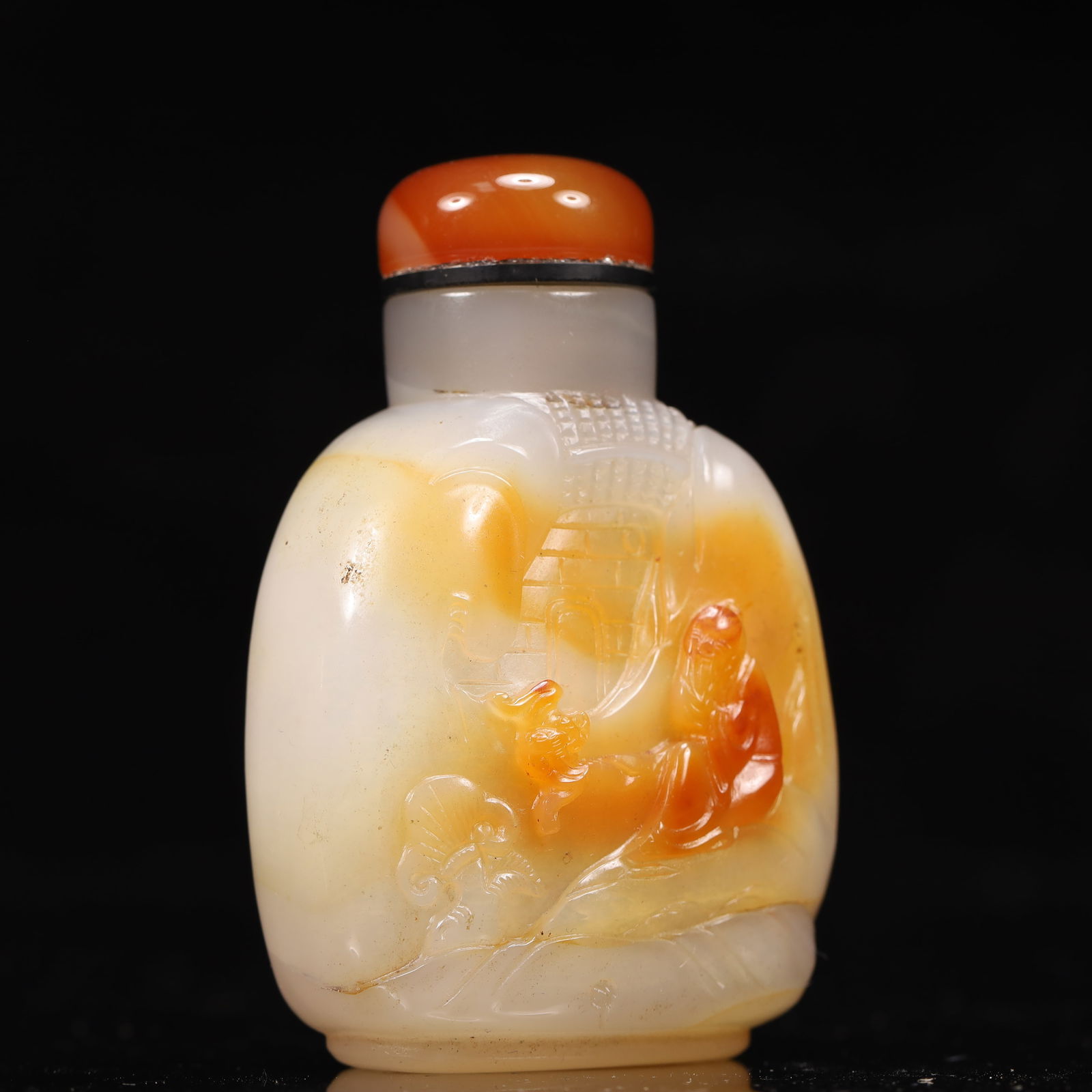 An Exquisite Agate Figure and Bats Pattern Snuff Bottle - 3