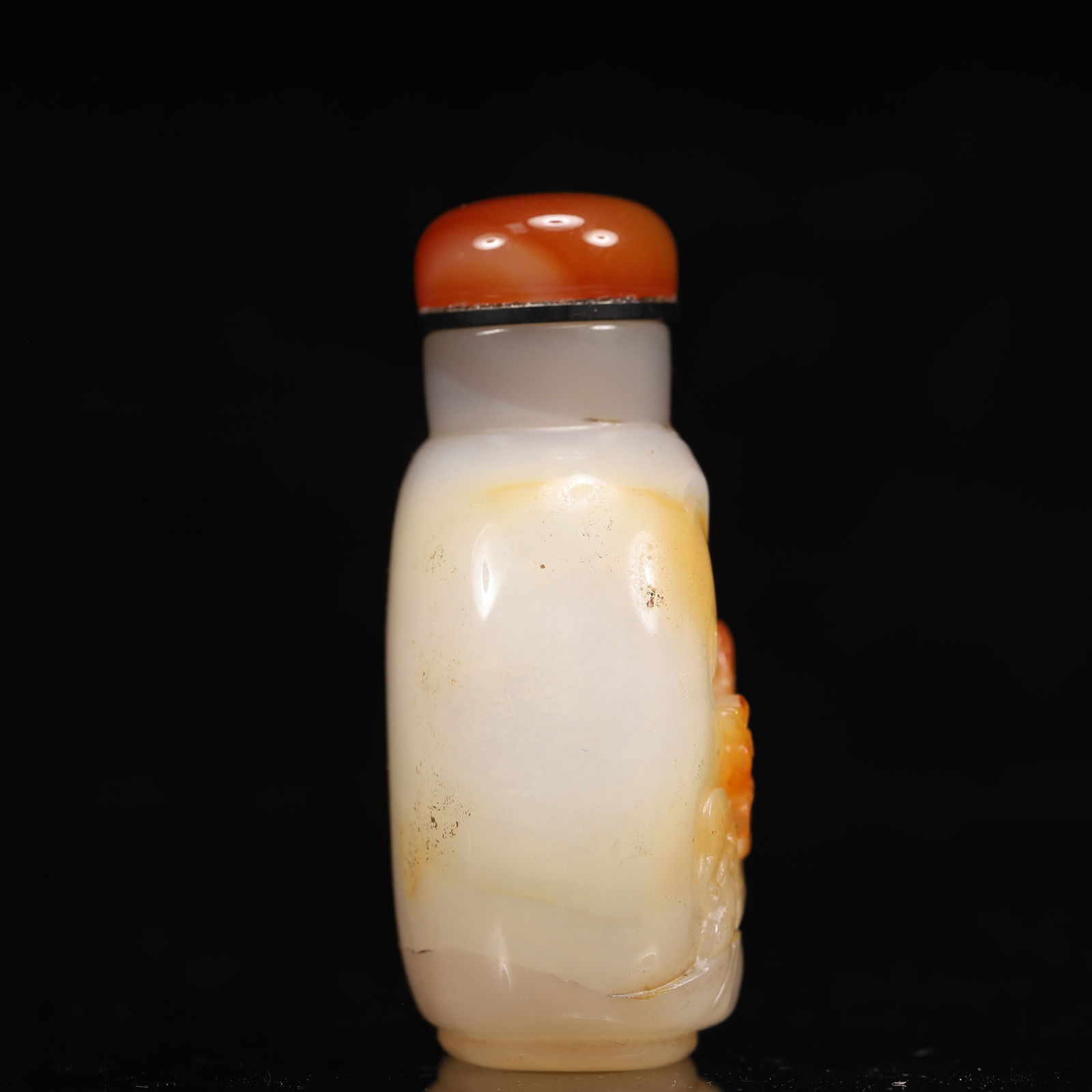 An Exquisite Agate Figure and Bats Pattern Snuff Bottle - 4