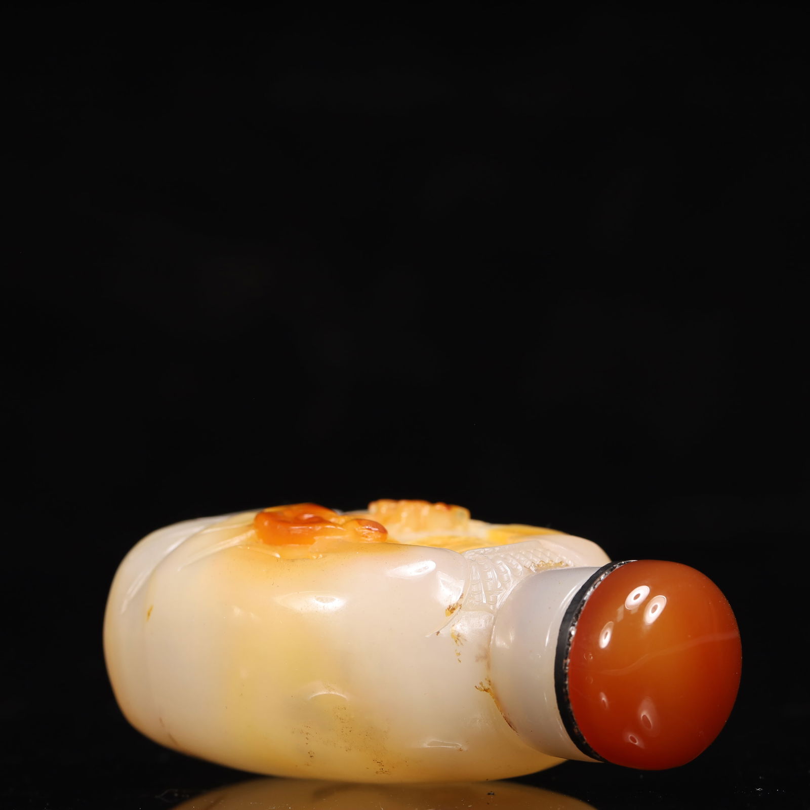 An Exquisite Agate Figure and Bats Pattern Snuff Bottle - 7