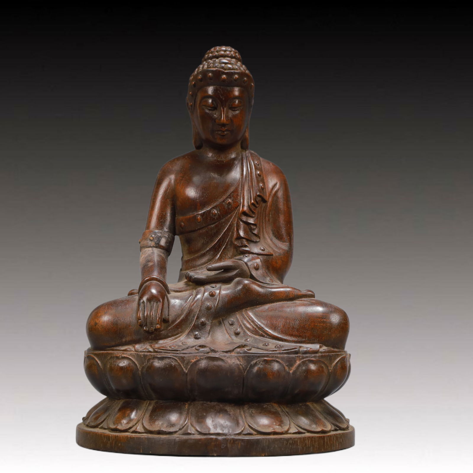 A Rare Eaglewood Statue of Sakyamuni: A Rare Eaglewood Statue of Sakyamuni,Qing Dynasty,China,Size:7.3inx5.7inx11.2in,Weight:250g 沉香木如来像,中国清代