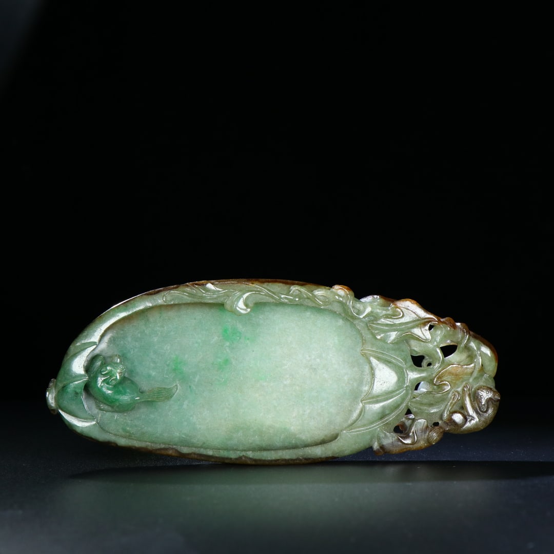 An Exquisite Jadeite Squirrel Pattern Brush Washer