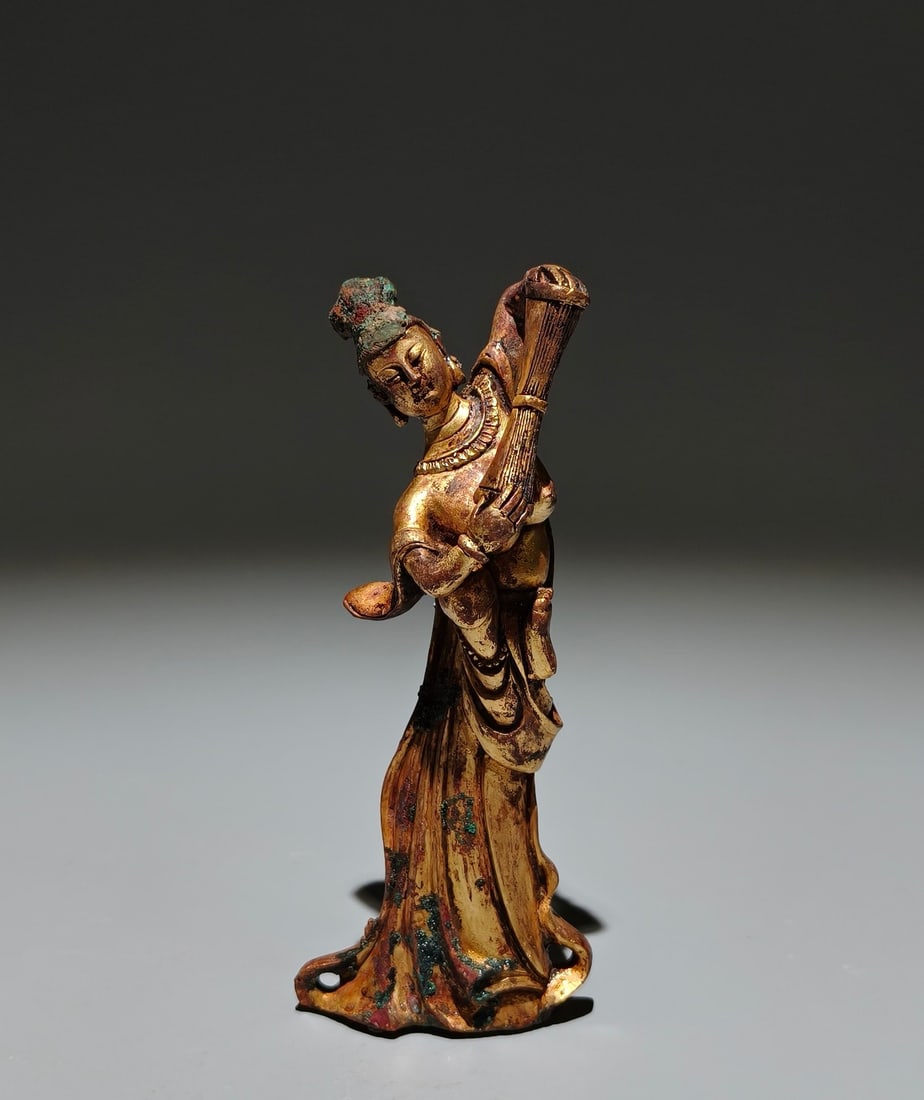 An Exquisite Gilt Bronze Figure Ornament (1 of 9)