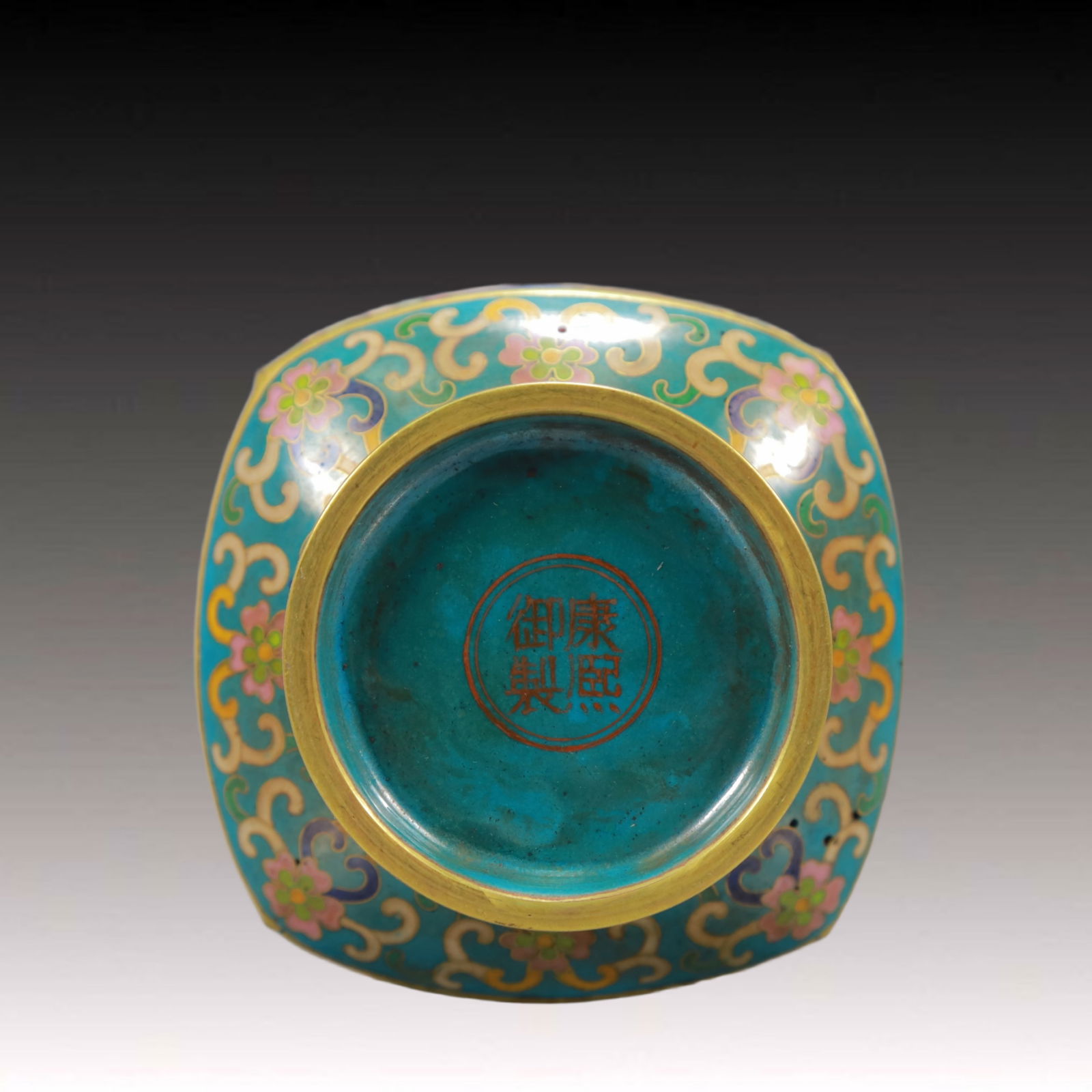 An Exquisite Painted Enamel Figure Pattern Vase - 12