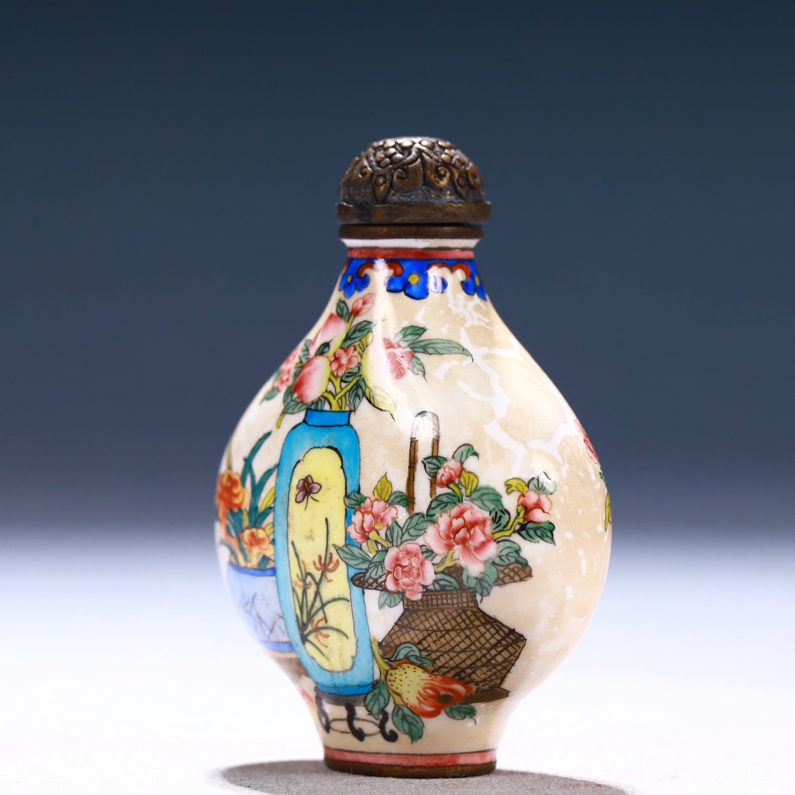 An Exquisite Painted Enamel Flower and Fruit Pattern Snuff Bottle - 2