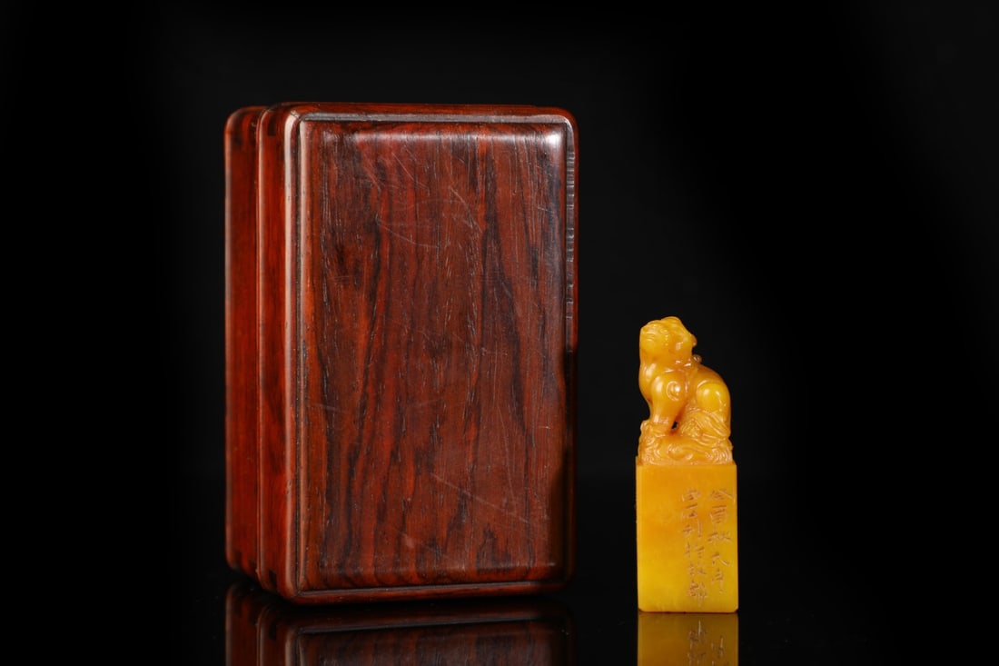 An Exquisite Tianhuang Stone Auspicious Beast Pattern Seal: An Exquisite Tianhuang Stone Auspicious Beast Pattern Seal,Qing Dynasty, China,Size:2.4inx0.8in ,Weight:52g 田黄石瑞兽纹印章,中国清