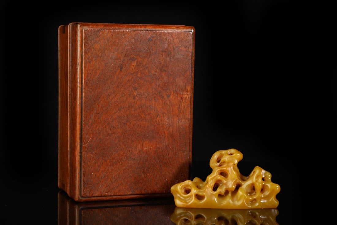 An Exquisite Tianhuang Stone Rockery Brush Holder: An Exquisite Tianhuang Stone Rockery Brush Holder,Qing Dynasty, China,Size:2inx3.7in,Weight:116g 田黄石山子笔架,中国清代