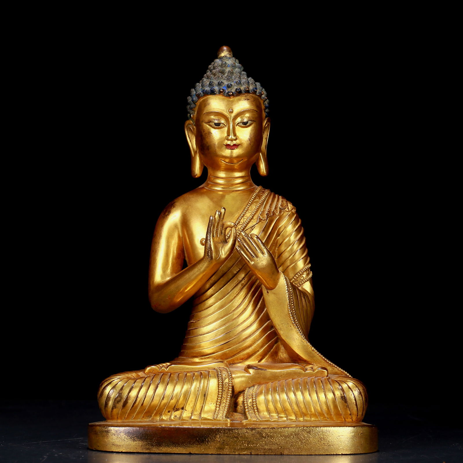 An exquisite gilt bronze statue of Sakyamuni (1 of 11)