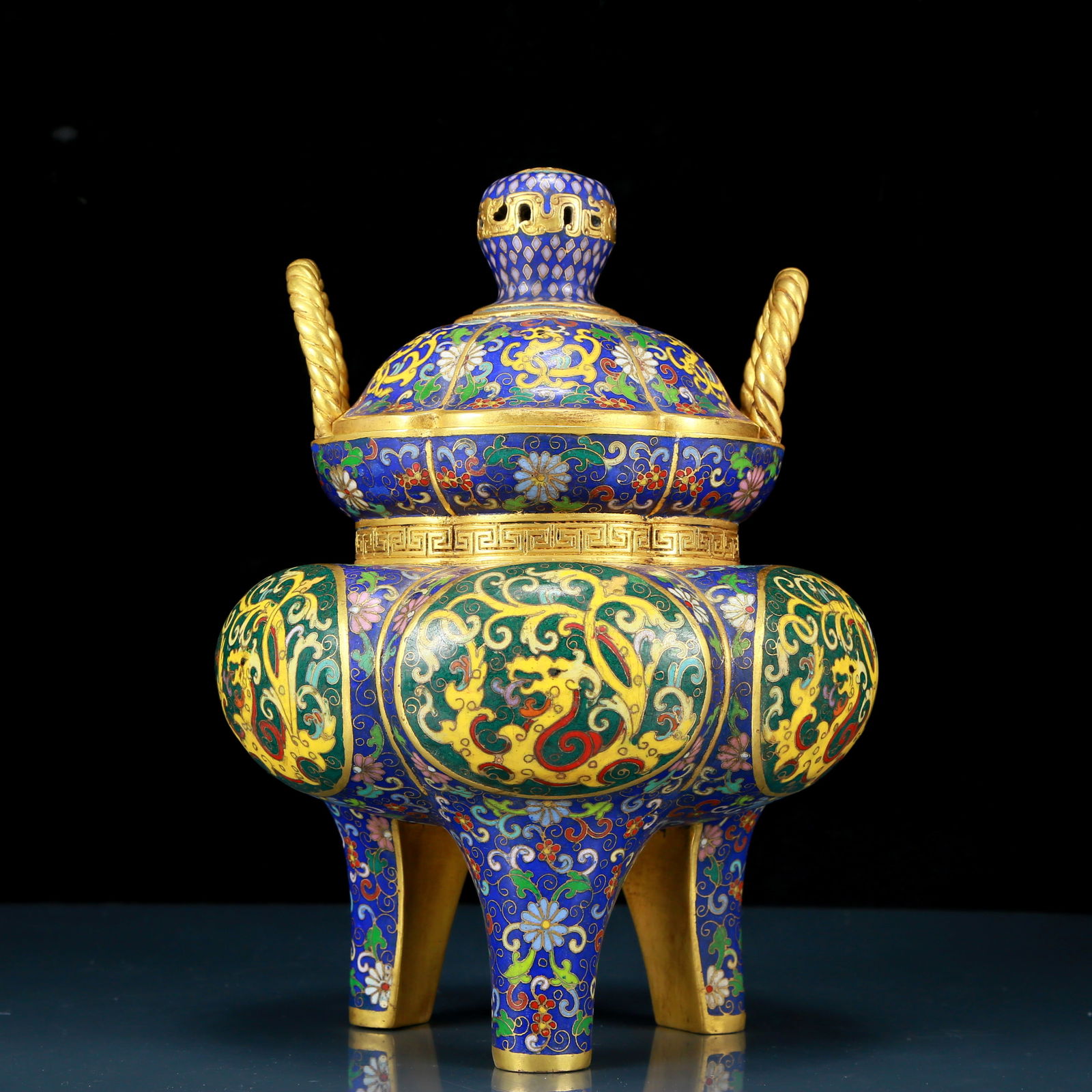 An Exquisite Cloisonne Lotus and Dragon Pattern Double-Ears and Tripod Censer with Cover: An Exquisite Cloisonne Lotus and Dragon Pattern Double-Ears and Tripod Censer with Cover，Qing Dynasty, China，Qianlong Four-character Mark，Size:7.1inx11in，Weight:5.20kg 