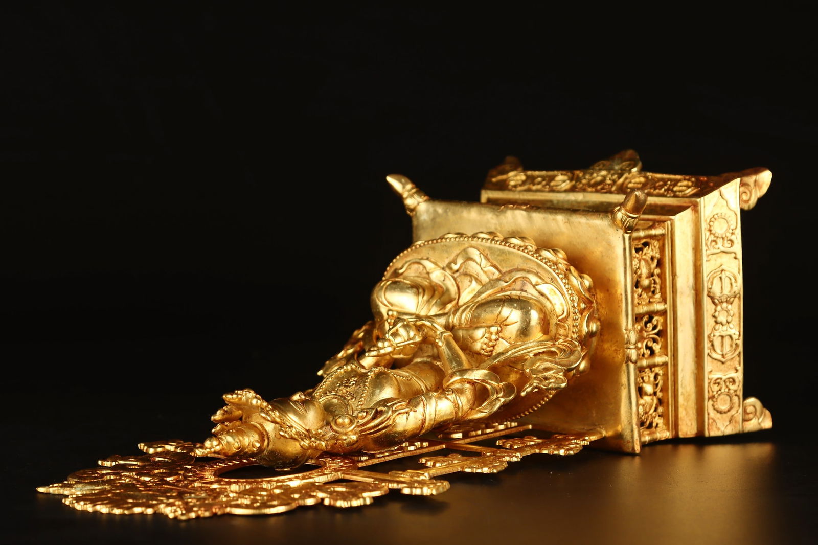 An Exquisite Gilt Bronze Phoenix Pattern Buddha Statue - 8