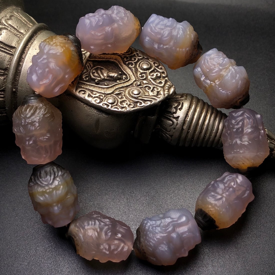 An Exquisite Agate Bracelets - 2