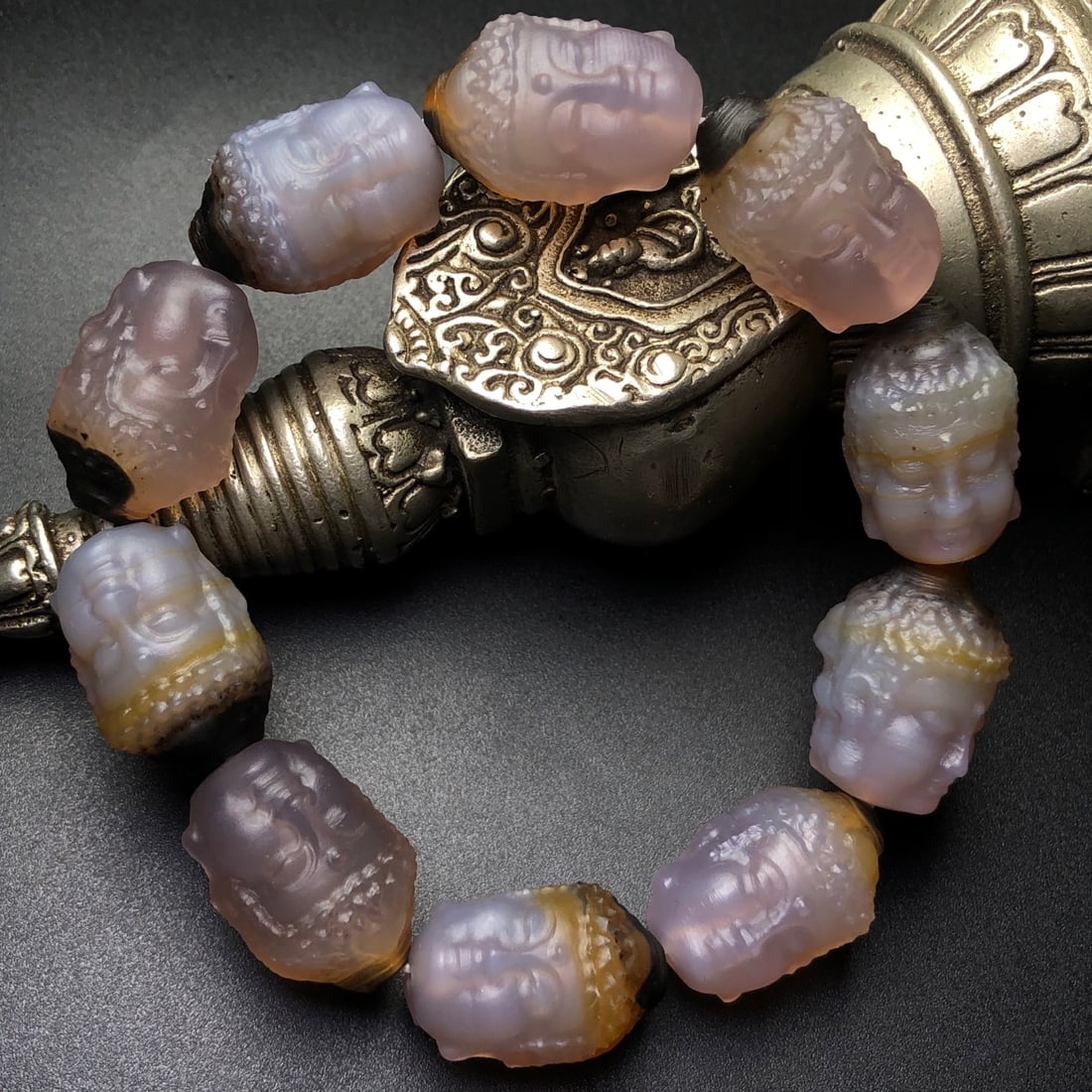 An Exquisite Agate Bracelets - 4