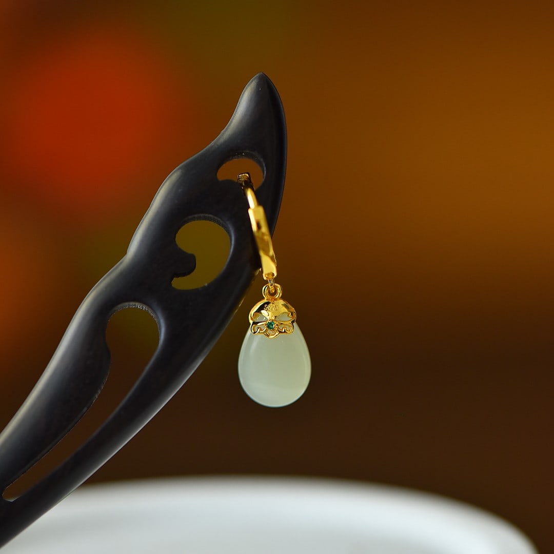 An Exquisite Sterling Silver-Gold Plated Inlaid White Jade Ebony Hairpin: An Exquisite Sterling Silver-Gold Plated Inlaid White Jade Ebony Hairpin 纯银镀金镶白玉黑檀木发簪