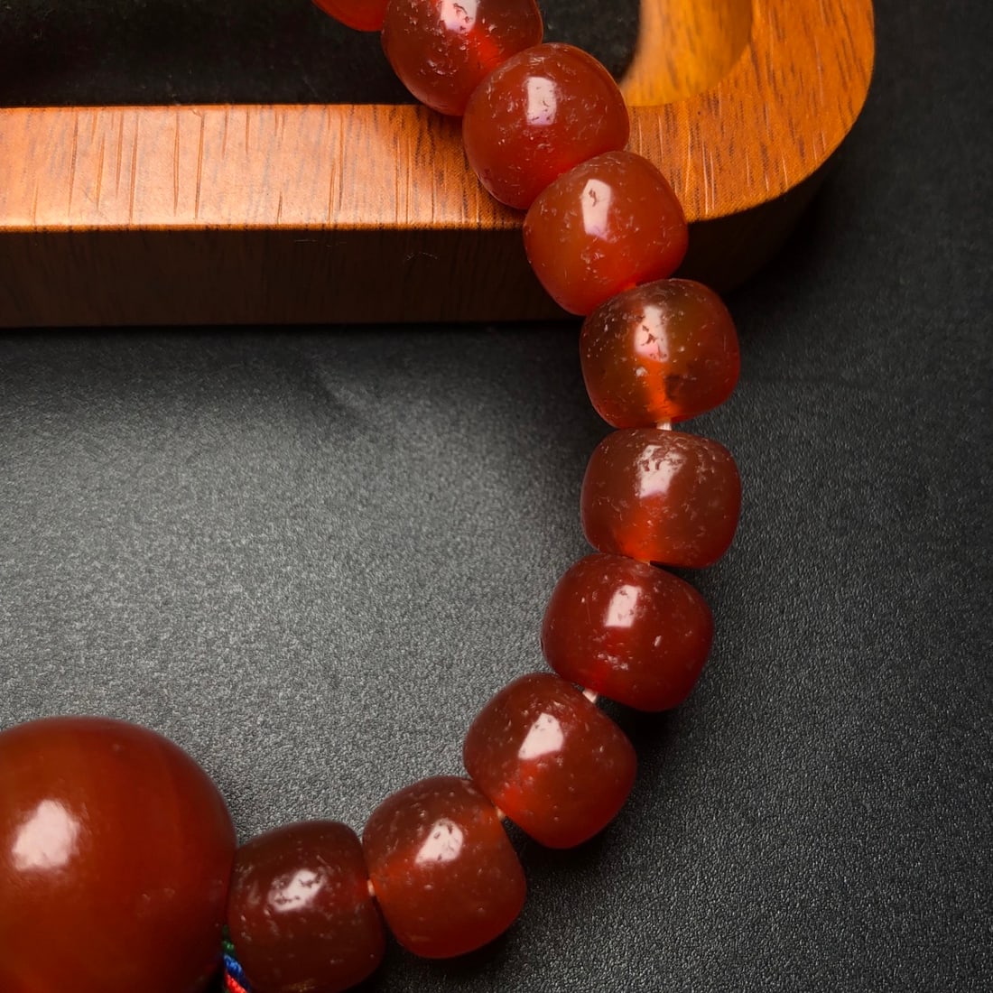 An Exquisite Agate Bracelets - 7