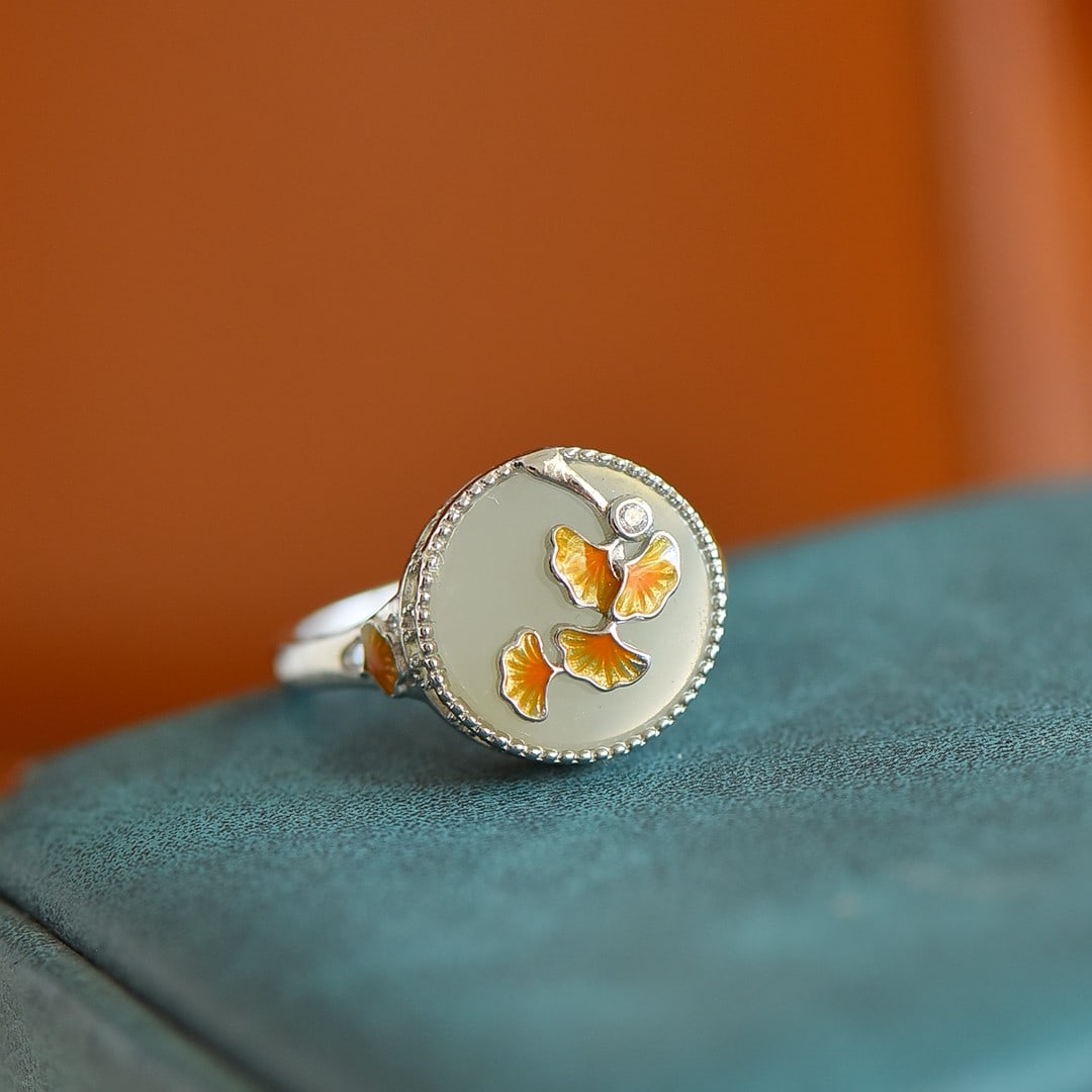 An Exquisite Sterling Silver Inlaid White Jade Ring: An Exquisite Sterling Silver Inlaid White Jade Ring,Size:12mmx12mm 纯银镶白玉戒指