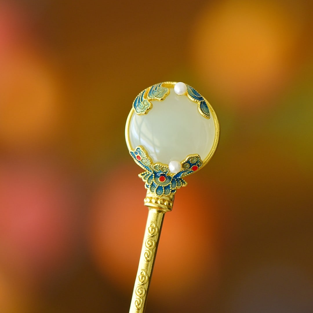 An Exquisite Sterling Silver-Gold Plated Inlaid White Jade Hairpin: An Exquisite Sterling Silver-Gold Plated Inlaid White Jade Hairpin,Size:18mmx18mm 纯银镀金镶白玉发簪