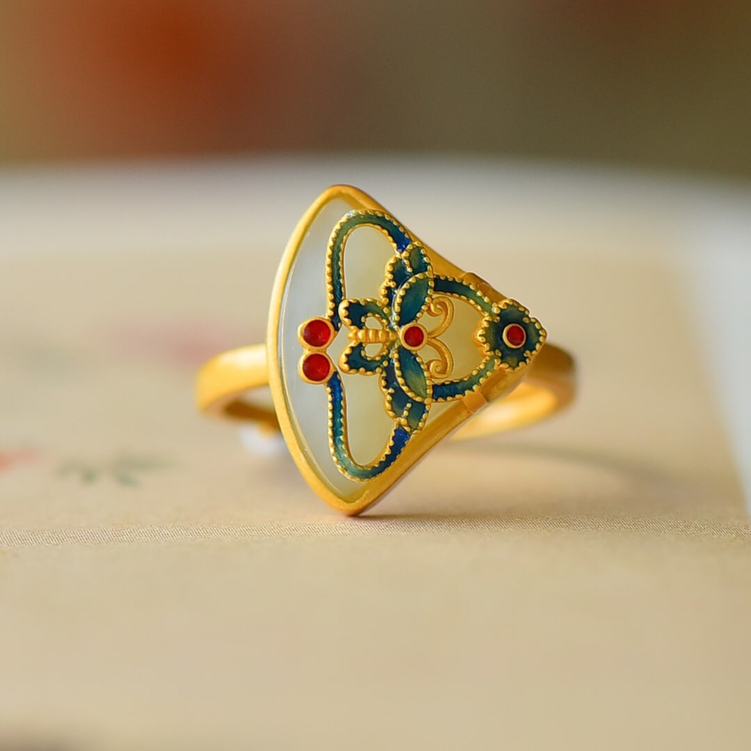An Exquisite Sterling Silver-Gold Plated Inlaid White Jade Ring: An Exquisite Sterling Silver-Gold Plated Inlaid White Jade Ring,Size:12mmx16mm 纯银镀金镶白玉戒指