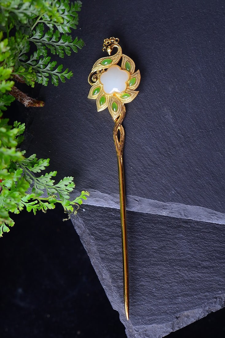 An Exquisite Sterling Silver-Gold Plated Inlaid White Jade Hairpin: An Exquisite Sterling Silver-Gold Plated Inlaid White Jade Hairpin,Size:15mmx15mm 纯银镀金镶白玉发簪