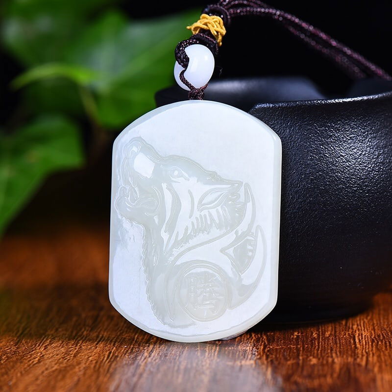An Exquisite White Jade Wolf-head Pattern Pendant - 2