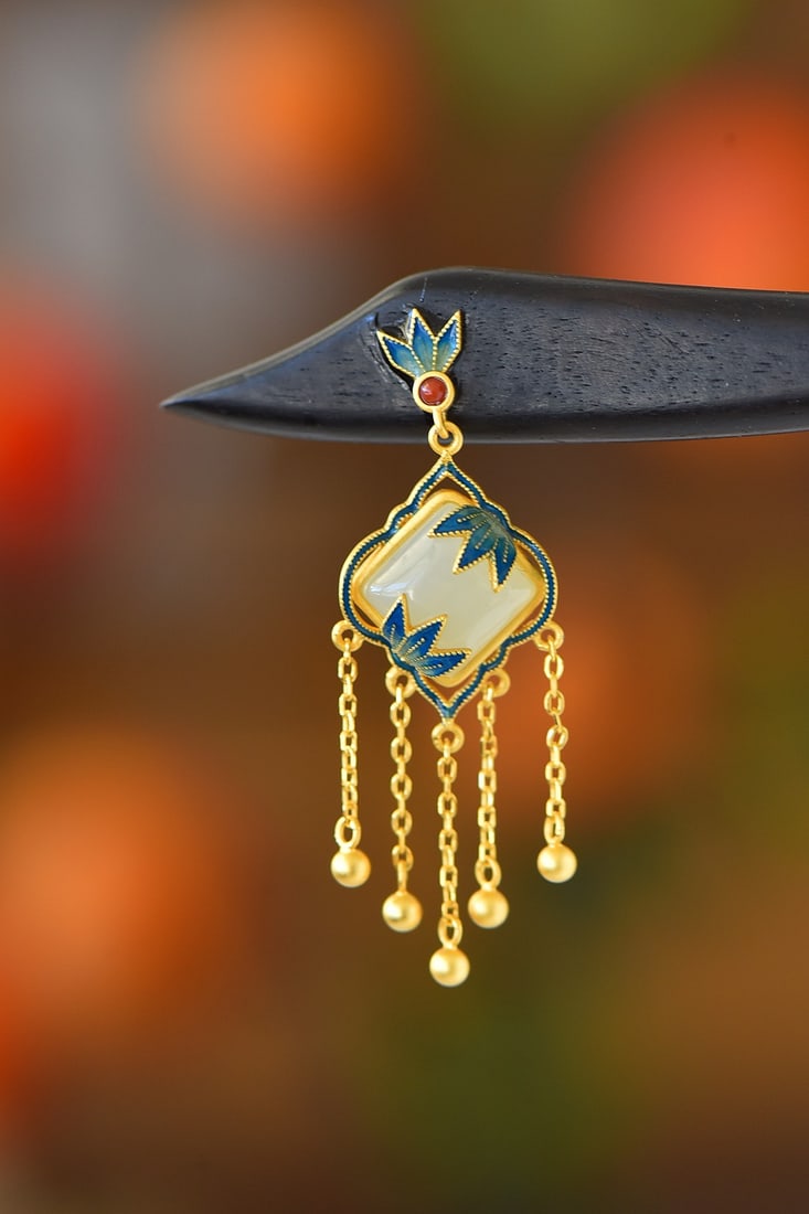 An Exquisite Sterling Silver-Gold Plated Inlaid White Jade Enamel Ebony Hairpin: An Exquisite Sterling Silver-Gold Plated Inlaid White Jade Enamel Ebony Hairpin 纯银镀金镶白玉珐琅黑檀木发簪