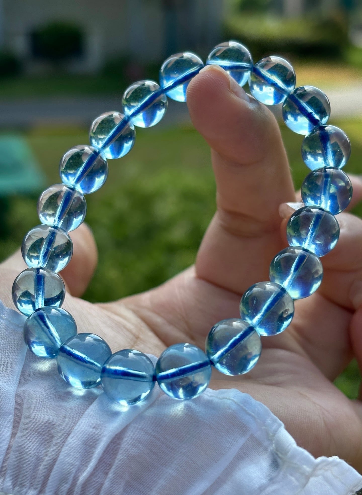 An Exquisite Aquamarine Bracelets: An Exquisite Aquamarine Bracelets,Size:10mm,Weight:29g 海蓝宝手串
