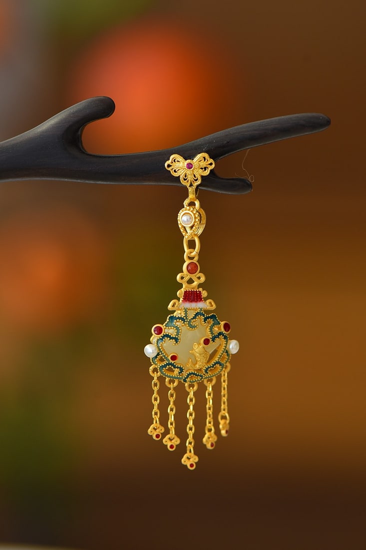 An Exquisite Sterling Silver-Gold Plated Inlaid White Jade Enamel Ebony Hairpin: An Exquisite Sterling Silver-Gold Plated Inlaid White Jade Enamel Ebony Hairpin 纯银镀金镶白玉珐琅黑檀木发簪