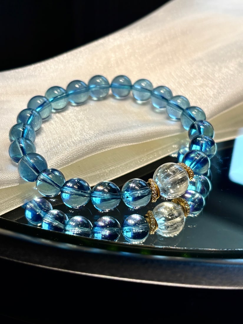 An Exquisite Aquamarine Bracelets: An Exquisite Aquamarine Bracelets,Size:9.2mm,Weight:25g 海蓝宝手串