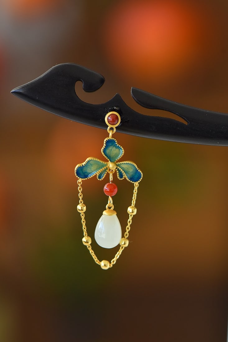 An Exquisite Sterling Silver-Gold Plated Inlaid White Jade Enamel Ebony Hairpin: An Exquisite Sterling Silver-Gold Plated Inlaid White Jade Enamel Ebony Hairpin 纯银镀金镶白玉珐琅黑檀木发簪