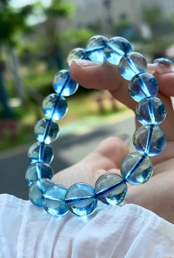 An Exquisite Aquamarine Bracelets - 2