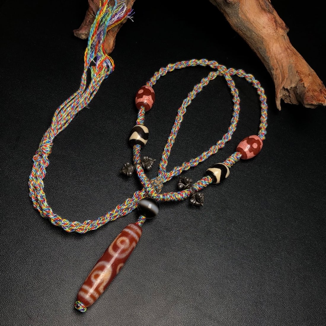 An Exquisite Dzi Bead Necklace (1 of 9)