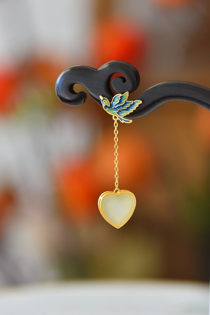 An Exquisite Sterling Silver-Gold Plated Inlaid White Jade Enamel Ebony Hairpin: An Exquisite Sterling Silver-Gold Plated Inlaid White Jade Enamel Ebony Hairpin 纯银镀金镶白玉珐琅黑檀木发簪