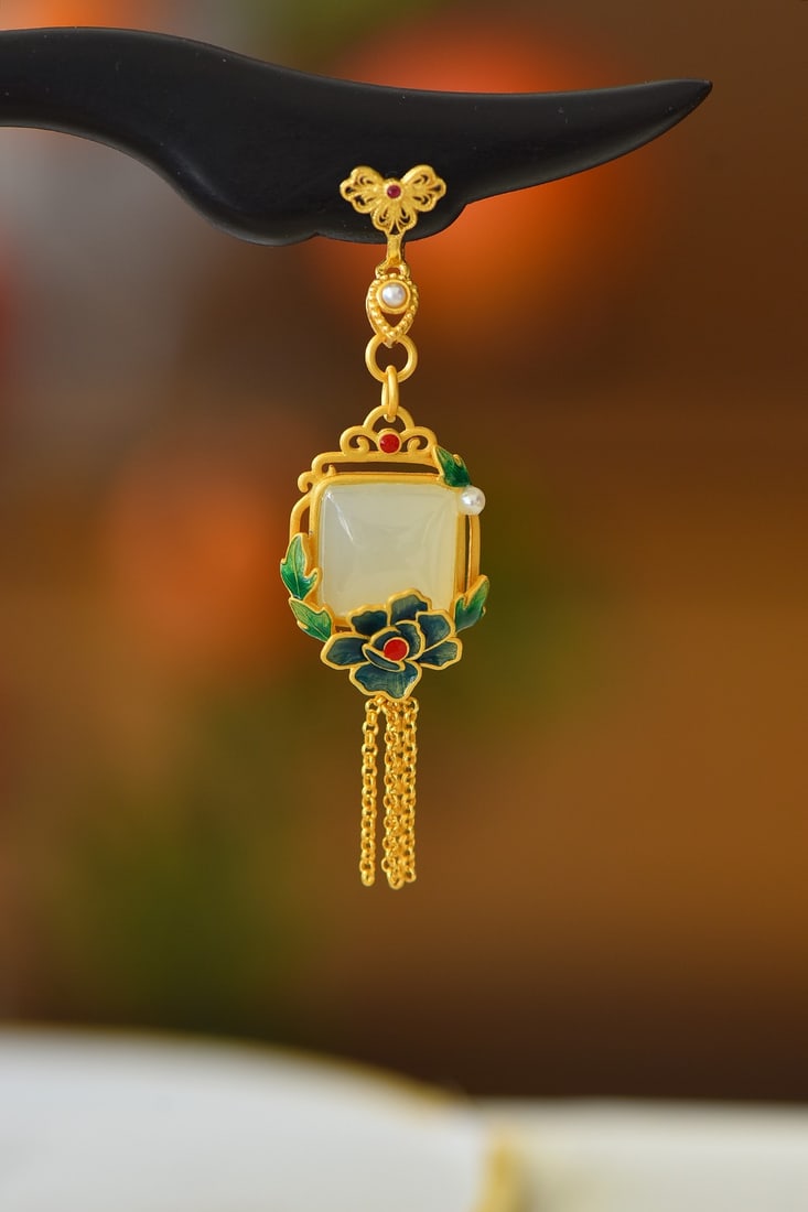 An Exquisite Sterling Silver-Gold Plated Inlaid White Jade Enamel Ebony Hairpin: An Exquisite Sterling Silver-Gold Plated Inlaid White Jade Enamel Ebony Hairpin 纯银镀金镶白玉珐琅黑檀木发簪