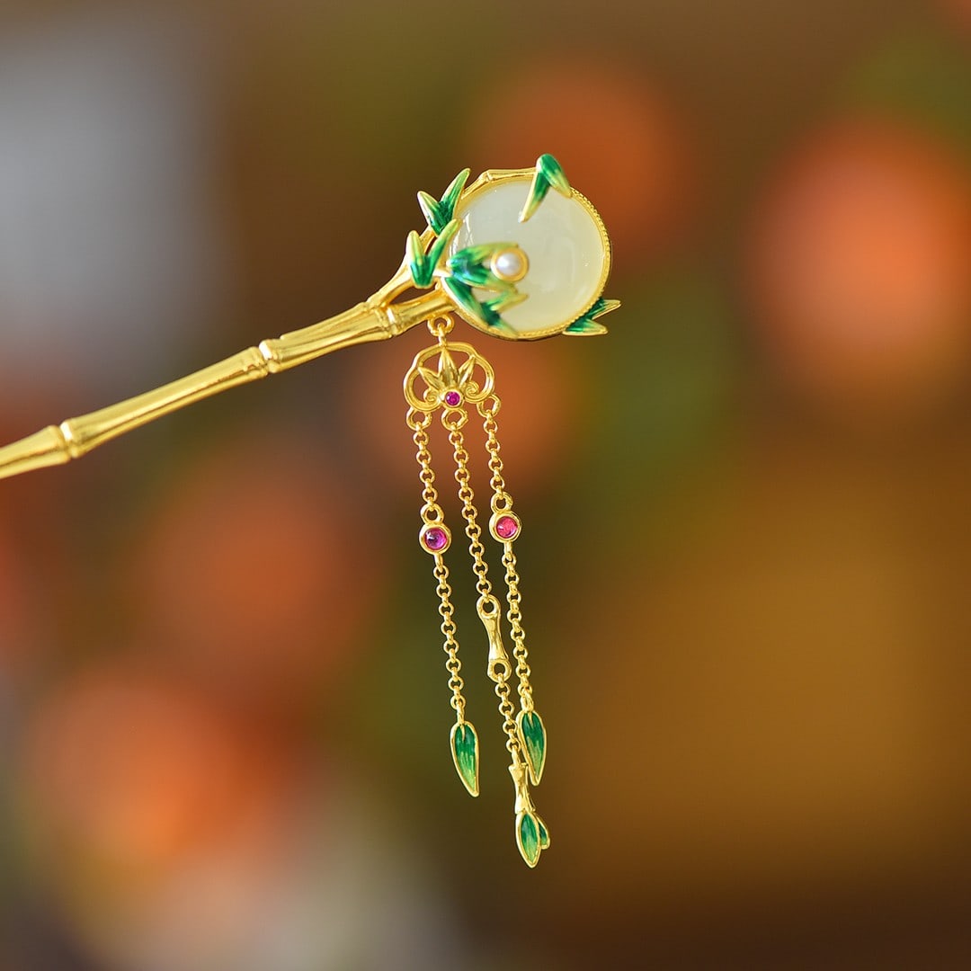 An Exquisite Sterling Silver-Gold Plated Inlaid White Jade Enamel Ebony Hairpin: An Exquisite Sterling Silver-Gold Plated Inlaid White Jade Enamel Ebony Hairpin,Size:16mmx16mm 纯银镀金镶白玉珐琅黑檀木发&