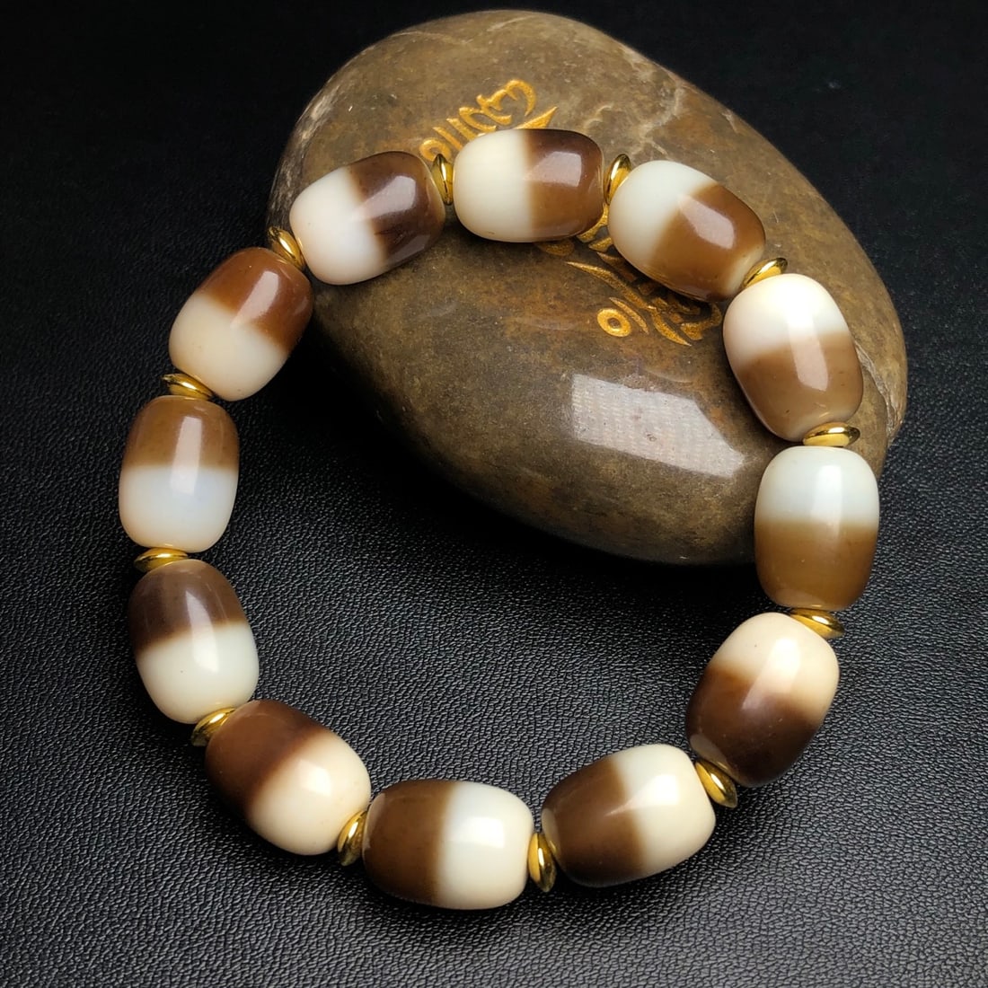 An Exquisite Dzi Bead Bracelets - 2