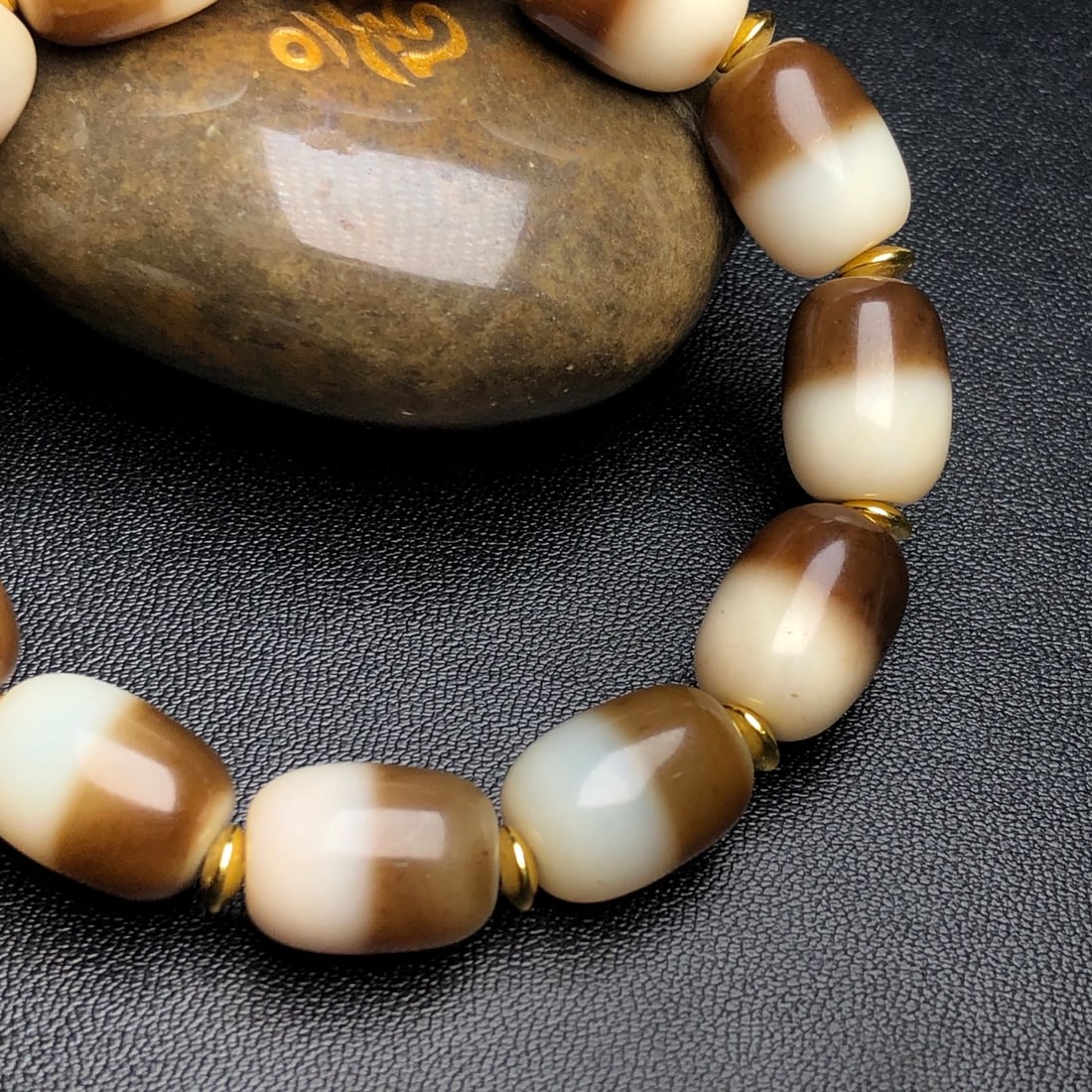 An Exquisite Dzi Bead Bracelets - 8
