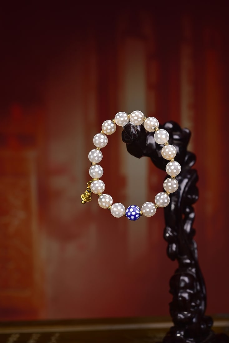 An Exquisite Dzi Bead Bracelets - 2