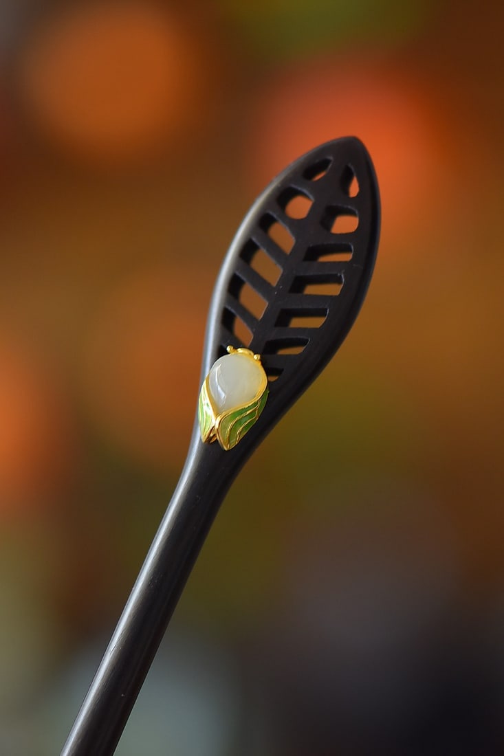 An Exquisite Sterling Silver-Gold Plated Inlaid White Jade Enamel Ebony Hairpin: An Exquisite Sterling Silver-Gold Plated Inlaid White Jade Enamel Ebony Hairpin 纯银镀金镶白玉珐琅黑檀木发簪
