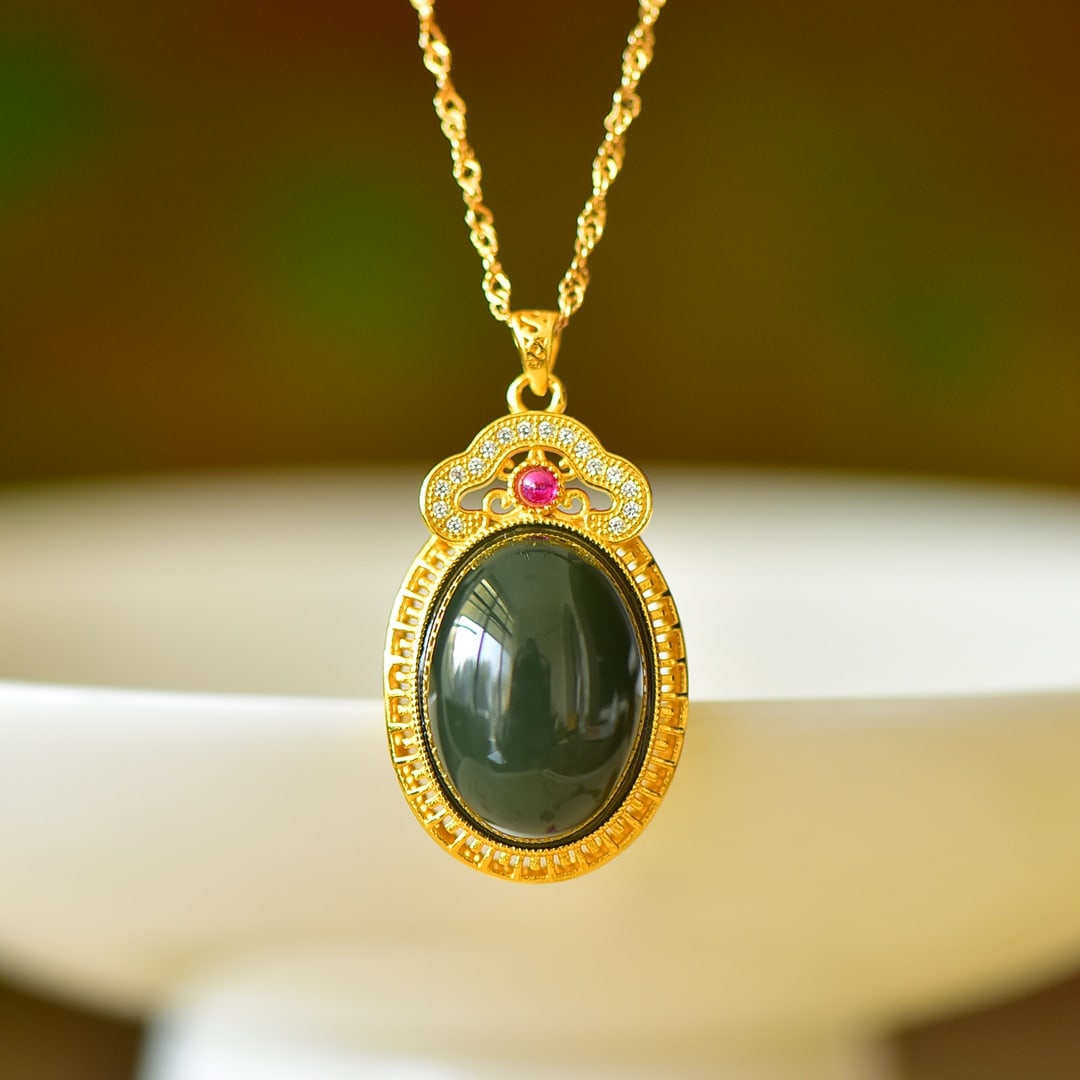An Exquisite Sterling Silver-Gold Plated Inlaid Jasper Pendant: An Exquisite Sterling Silver-Gold Plated Inlaid Jasper Pendant,Size:13mmx18mm 纯银镀金镶碧玉吊坠