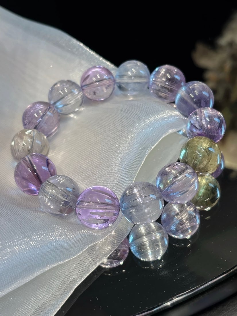 An Exquisite Crystal Bracelets - 5
