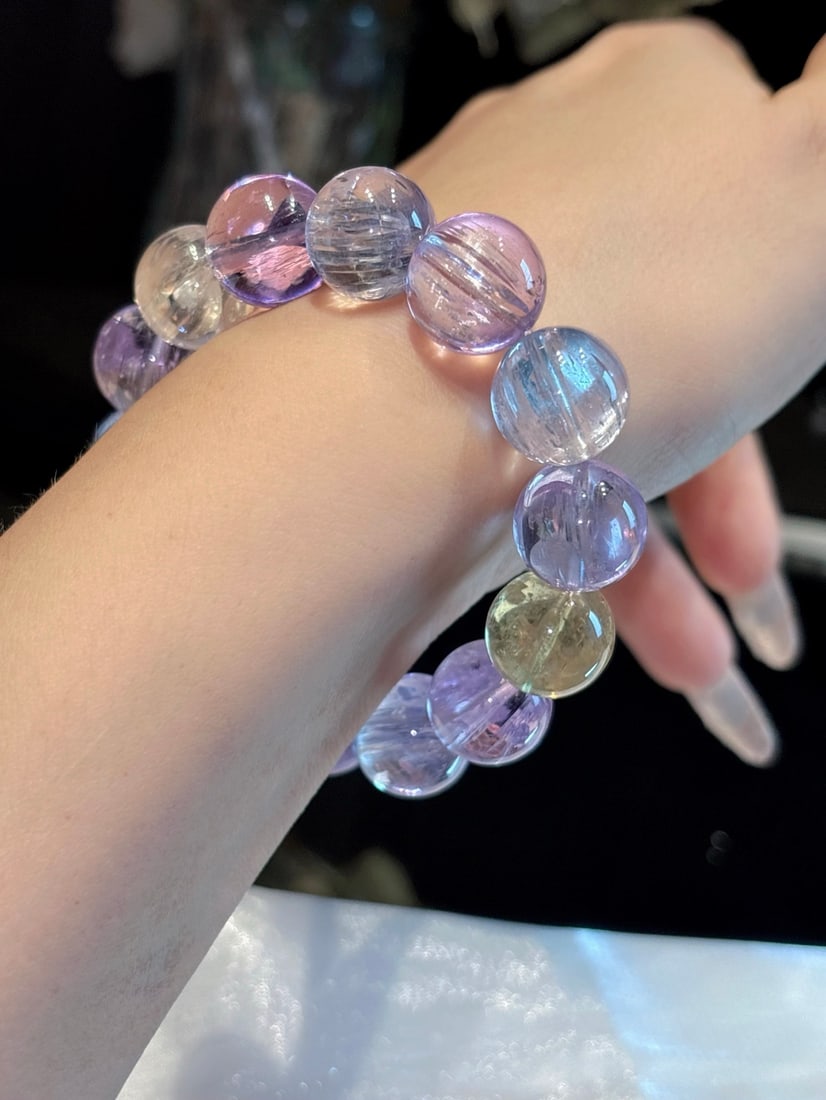 An Exquisite Crystal Bracelets - 7