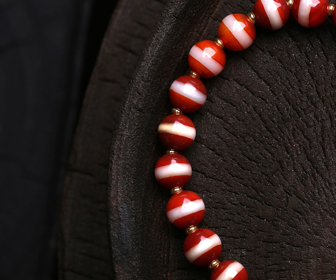 An Exquisite Agate Bracelets - 2
