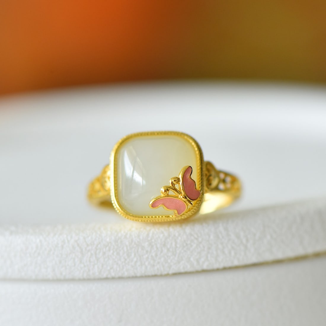 An Exquisite Sterling Silver-Gold Plated Inlaid White Jade Enamel Ring: An Exquisite Sterling Silver-Gold Plated Inlaid White Jade Enamel Ring,Size:10mmx10mm 纯银镀金镶白玉珐琅戒指
