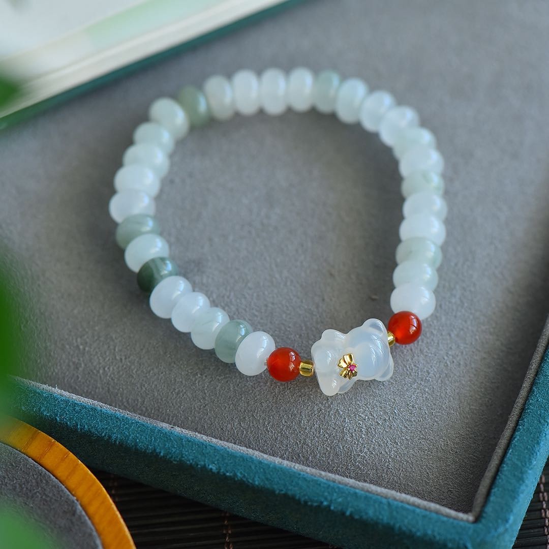 An Exquisite White Jade Bracelets - 2