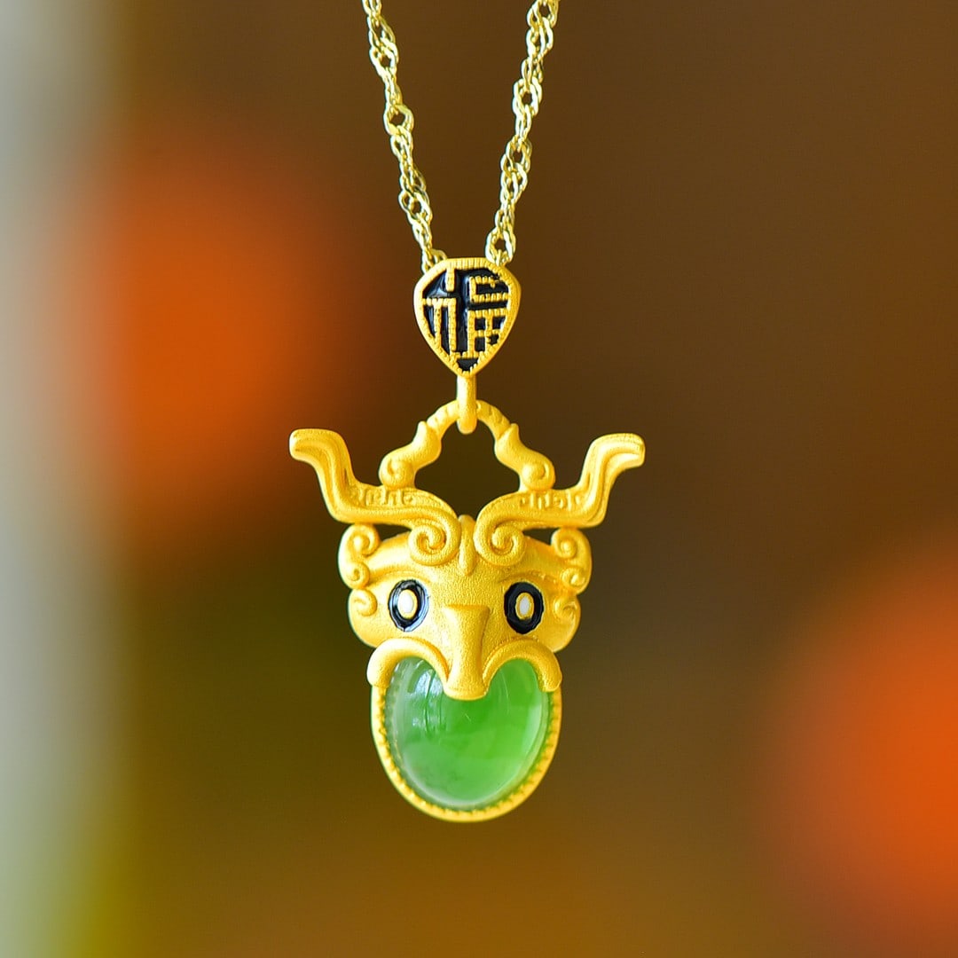 An Exquisite Sterling Silver-Gold Plated Inlaid Jasper Pendant: An Exquisite Sterling Silver-Gold Plated Inlaid Jasper Pendant 纯银镀金镶碧玉吊坠