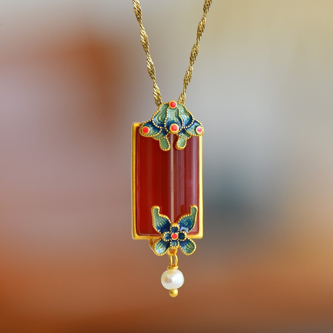 An Exquisite Sterling Silver-Gold Plated Inlaid Agate Enamel Pendant,Inlaid Pearls: An Exquisite Sterling Silver-Gold Plated Inlaid Agate Enamel Pendant,Inlaid Pearls,Size:11mmx19mm 寓意:代表着长寿,家人身体健