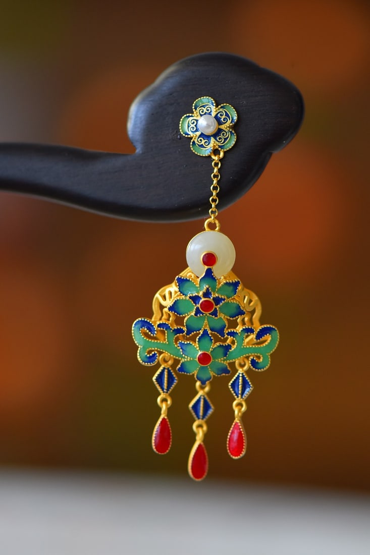 An Exquisite Sterling Silver-Gold Plated Inlaid White Jade Enamel Ebony Hairpin: An Exquisite Sterling Silver-Gold Plated Inlaid White Jade Enamel Ebony Hairpin 纯银镀金镶白玉珐琅黑檀木发簪