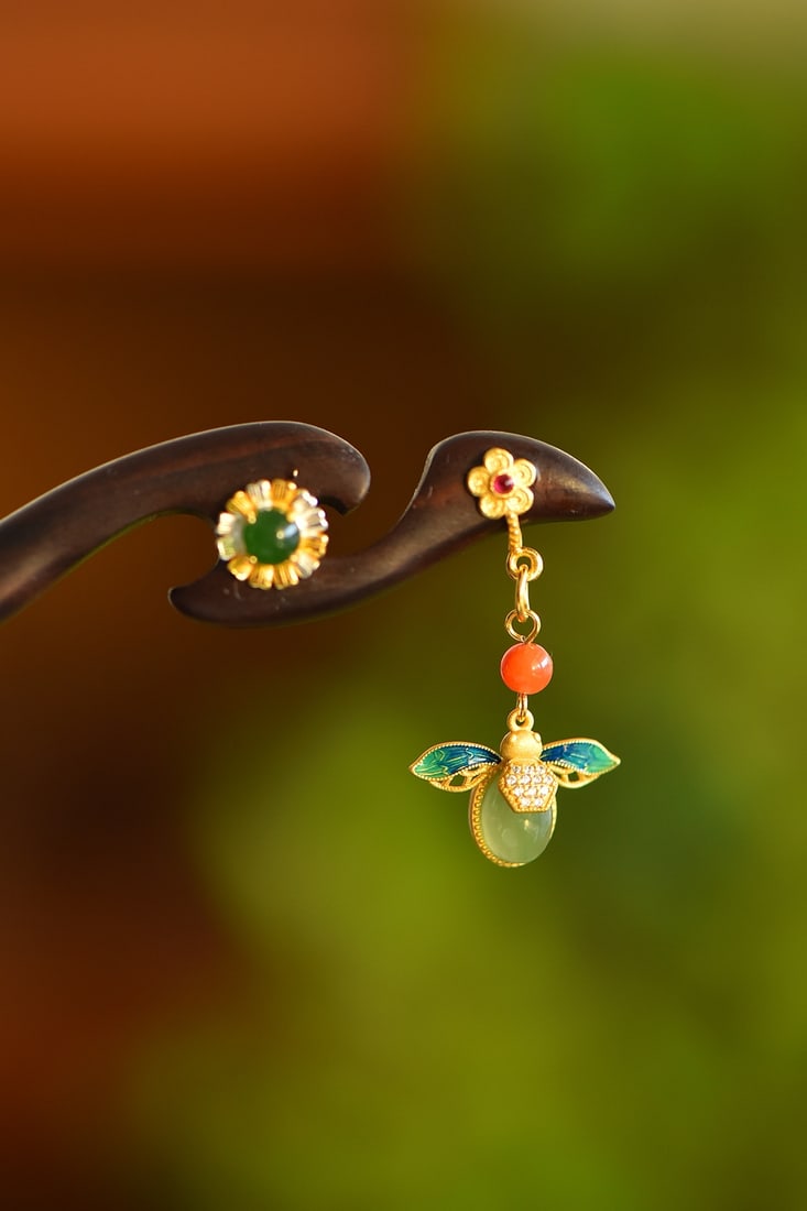 An Exquisite Sterling Silver-Gold Plated Inlaid White Jade Ebony Hairpin: An Exquisite Sterling Silver-Gold Plated Inlaid White Jade Ebony Hairpin, 纯银镀金镶白玉黑檀木发簪