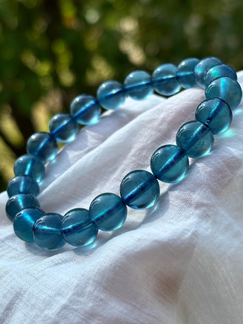 An Exquisite Aquamarine Bracelets: An Exquisite Aquamarine Bracelets,Size:9.3mm,Weight:23g 海蓝宝手串