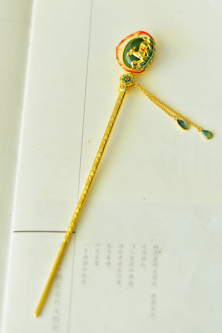 An Exquisite Sterling Silver-Gold Plated Inlaid White Jade Hairpin: An Exquisite Sterling Silver-Gold Plated Inlaid White Jade Hairpin,Size:13mmx18mm 纯银镀金镶白玉发簪