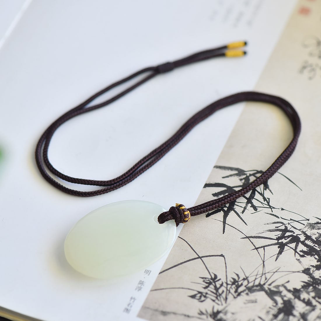 An Exquisite White Jade Pendant: An Exquisite White Jade Pendant,Size:48mmx39mm 寓意:保佑平安吉祥 事事顺利 白玉吊坠